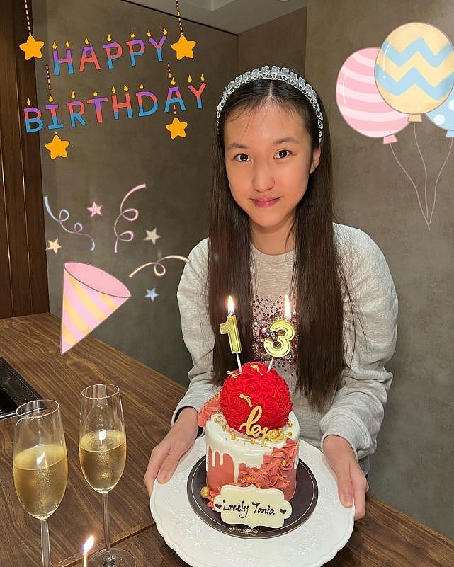 林文龙郭可盈为女儿庆祝13岁生日 一家三口全家福看出女儿像爸妈 - 6