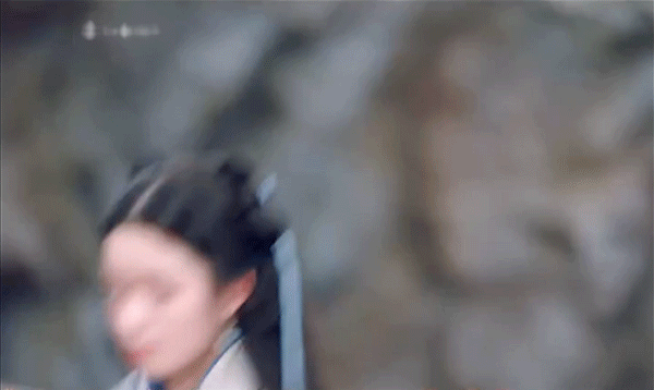 在短剧《新仙剑奇侠传之挥剑问情》中饰演赵灵儿的黄杨钿甜…… - 5