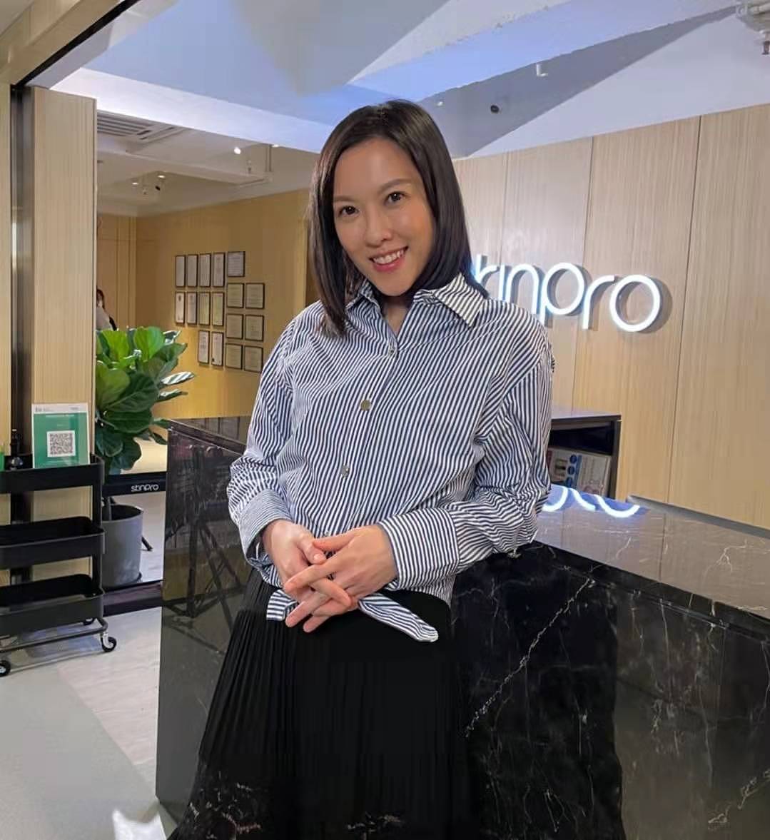 接地气！TVB前知名女星转型当美容公司老板娘，连洗厕所都亲力亲为 - 1