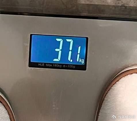 身高164，体重仅有74.2斤，陈卓璇的身材又道出了娱乐圈的残酷 - 2
