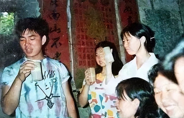 任贤齐现身黄鹤楼，穿两层长袖不怕热，台湾出生长大把武汉当家乡 - 9