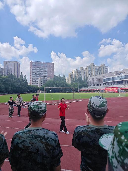 大一新生陈芋汐报到被偶遇中‍♂️ 乐乐，好好享受大学生活吧！ - 6