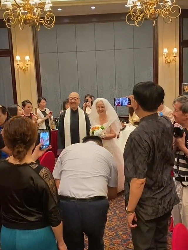 78岁老艺术家乔榛办金婚庆典，与妻重现婚礼精神矍铄，已抗癌36年 - 3
