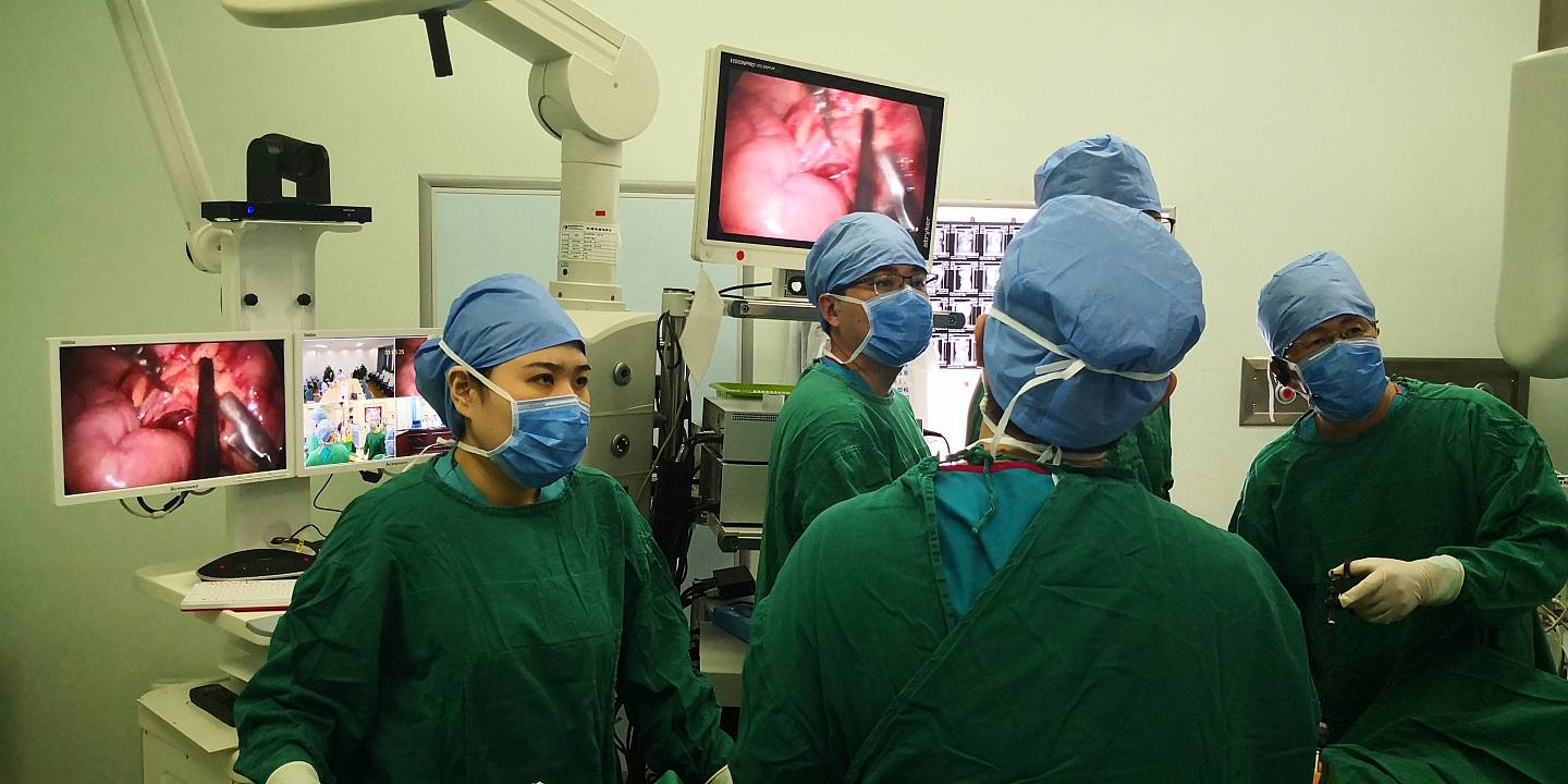 狐大医 | 首都儿科研究所首次开展5G远程手术，对先天性巨结肠手术进行示教 - 2