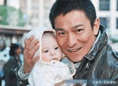 刘德华曾抱过的一个孩子，如今已是香港巨星，名字让人意想不到 - 3