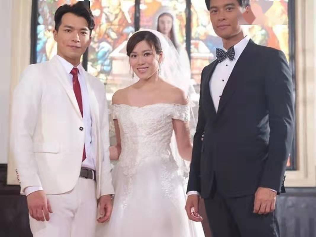 喜事！TVB《爱回家》莲辉CP经历风雨终于订婚，求婚地在初恋Cafe - 10