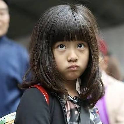 黄磊带小女儿拍摄mv，8岁多妹俏皮可爱，明星范十足 - 10