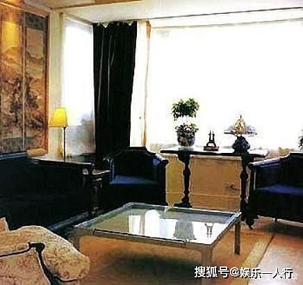 情歌王子张信哲的家，家里满是古典风的设计，不仅收藏古董还出书 - 6