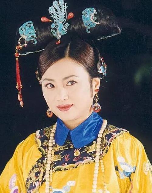 比杨钰莹更早被称“甜歌皇后”，演玉兔精爆红，离婚失业患抑郁 - 12