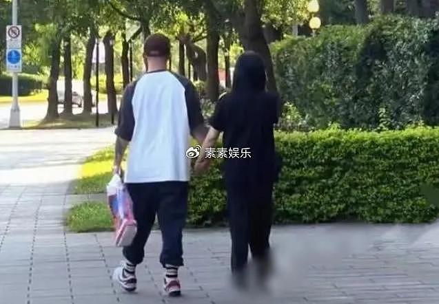 大S全身穿搭没有想象中那么贵，上衣不足1000元很平民 - 8