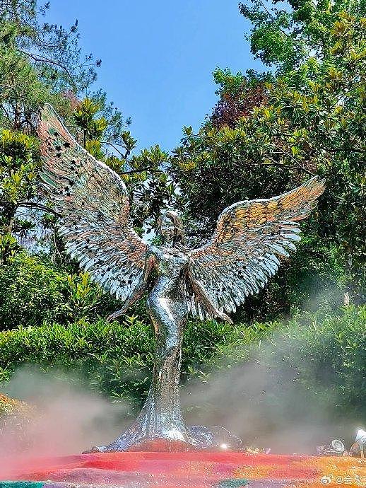 李玟艺术雕像在她出道30周年的今天揭幕… - 1