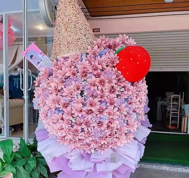 泰男星苏帕西中国粉丝集资，用钱堆蛋糕为其庆生，应援行为引争议 - 10