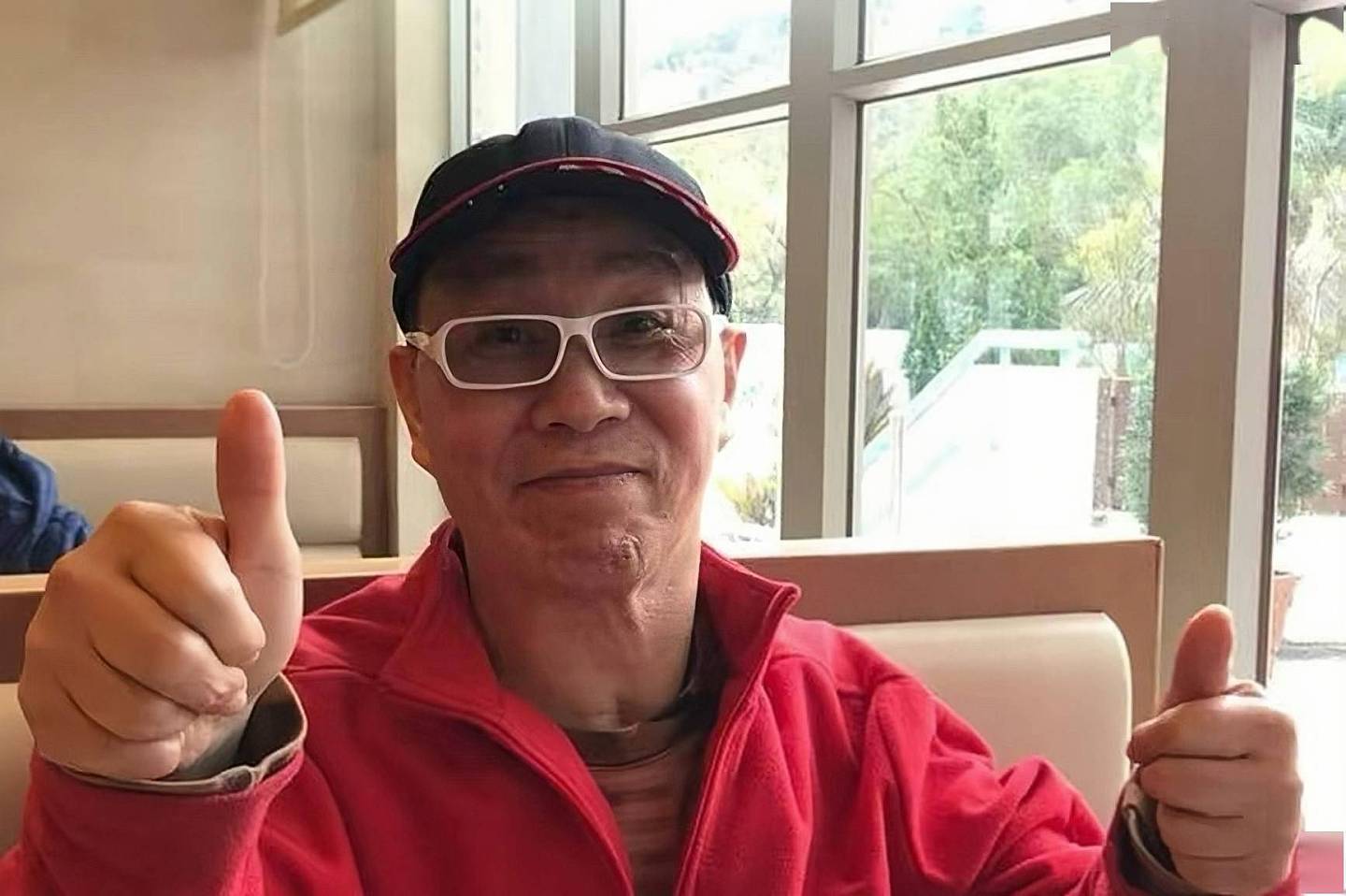 香港知名歌手近况曝光！独自住养老院，瘫痪20年以轮椅代步 - 2