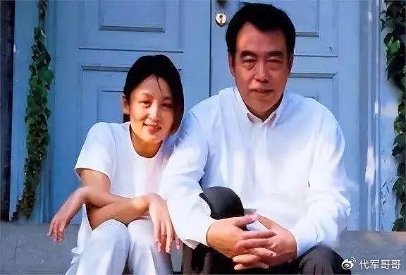 著名演员陈红：和大16岁陈凯歌结婚27年，她的婚姻真的幸福吗 - 5