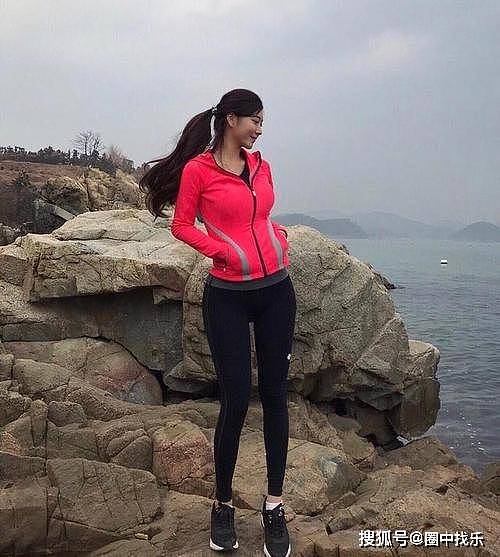 韩国模特真艺英，高挑身材，腹部毫无赘肉，她是怎么做到的？ - 4