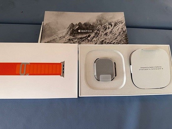 有幸运顾客提前两天拿到新款Apple Watch Ultra - 1