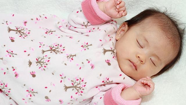 哄宝宝睡觉是门技术活，三大哄睡方式容易伤到孩子，不要再用了 - 6