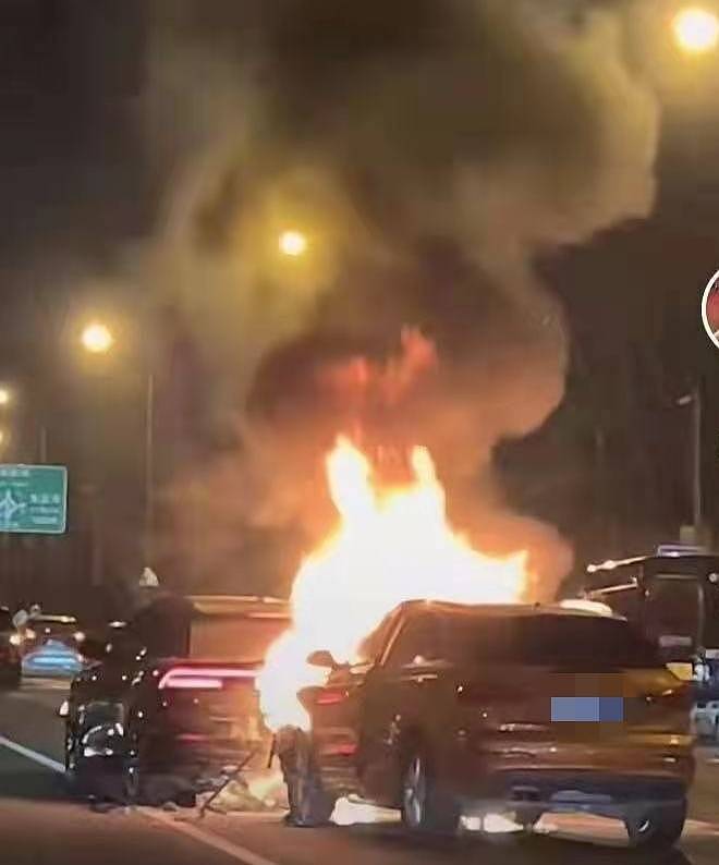 知名主持人路遇交通事故！两车相撞着火无人扑灭，车头都被烧融 - 3