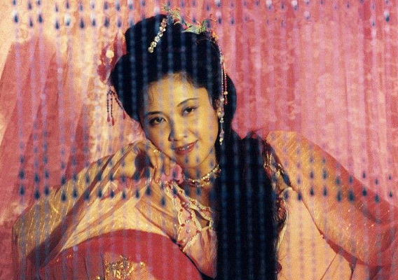 曾是中国第一美女，经历两段婚姻无儿无女，如今年近古稀仍是女神 - 3