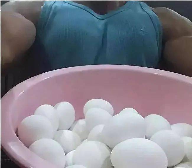 现实版“龟仙人”，每天吃一脸盆鸡蛋，57岁肌肉状态令人叹服！ - 17