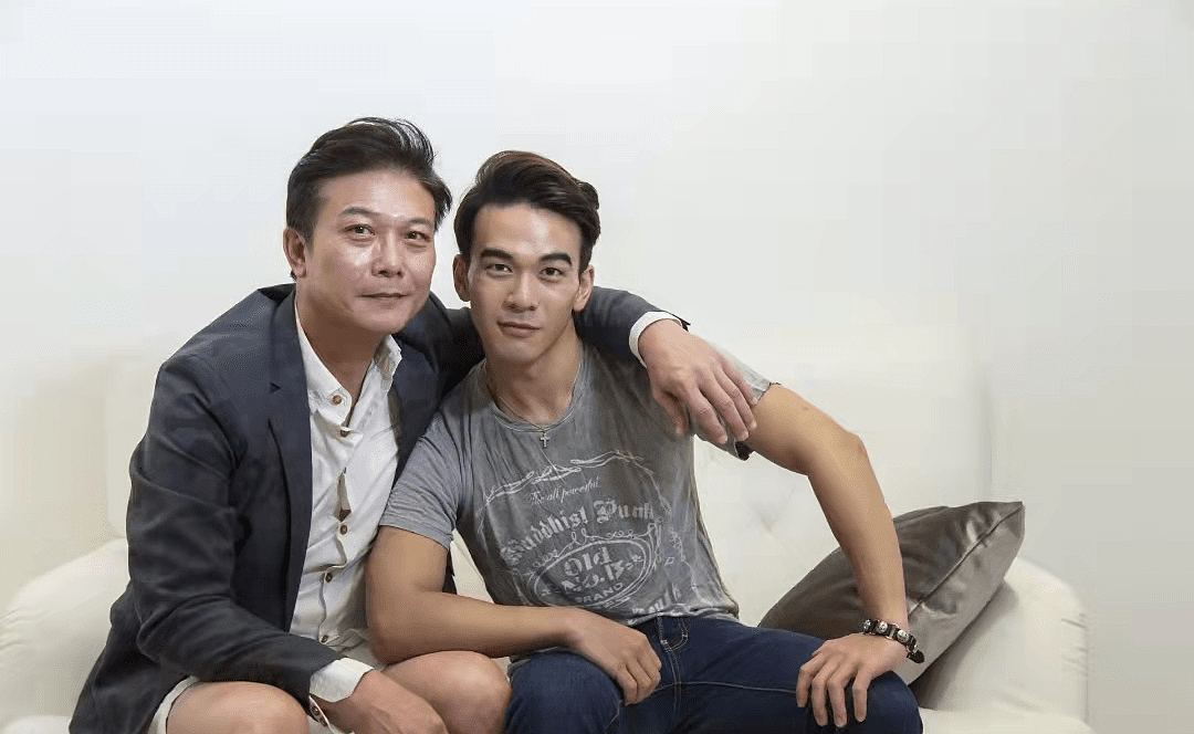 盘点香港娱乐圈父子兵，不老型男马德钟和儿子首次合作剧集引期待 - 13