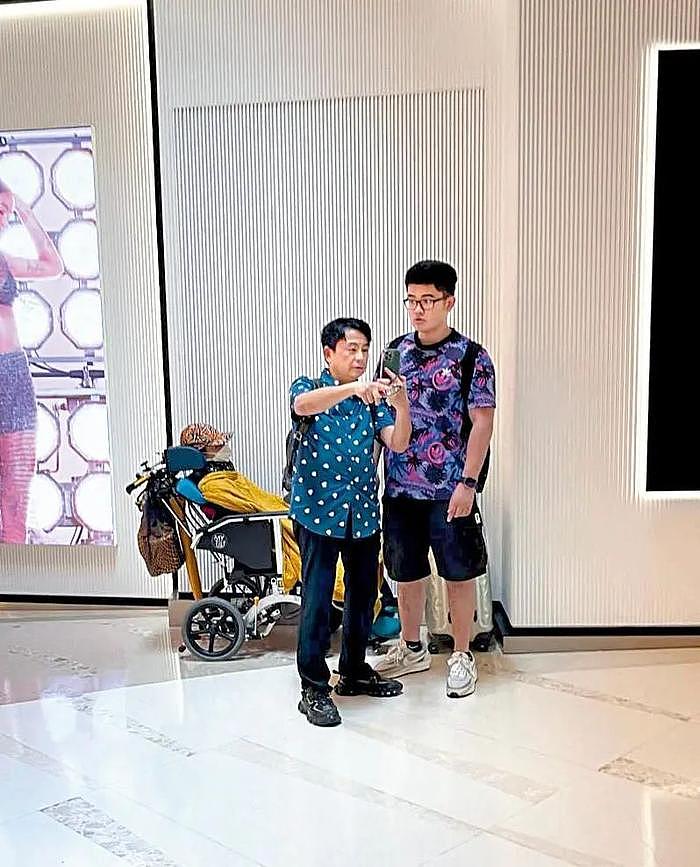 知名港星深圳开修脚店，至今仍在租房住，学霸儿子在北大就读 - 10