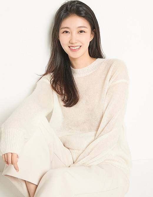 韩国女艺人李叙安出演JTBC新剧《孔雀都市》 该剧将于12月8日开播 - 1