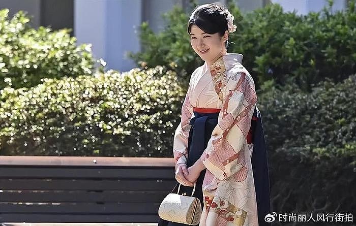 日本爱子公主大学毕业！穿樱花振袖和服年轻漂亮，像极了雅子皇后 - 2