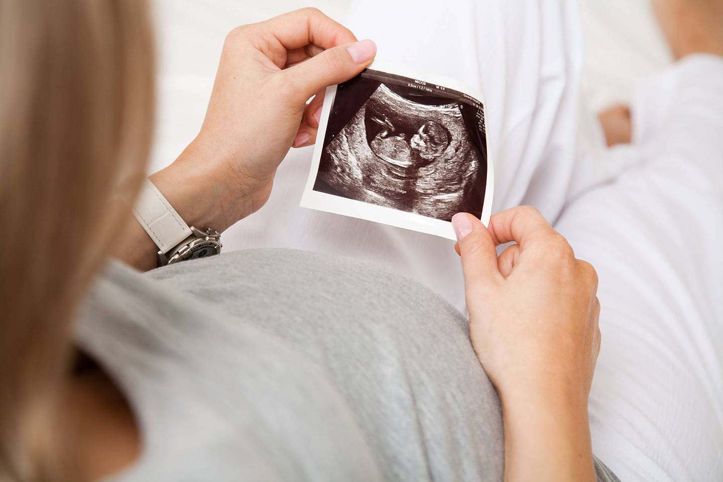 狐大医 | 血HCG提示怀孕，超声下却看不到胎囊？很有可能是“生化妊娠” - 1