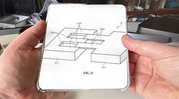 折叠iPhone早期设计曝光：左右对折方案、秒变小平板 - 2