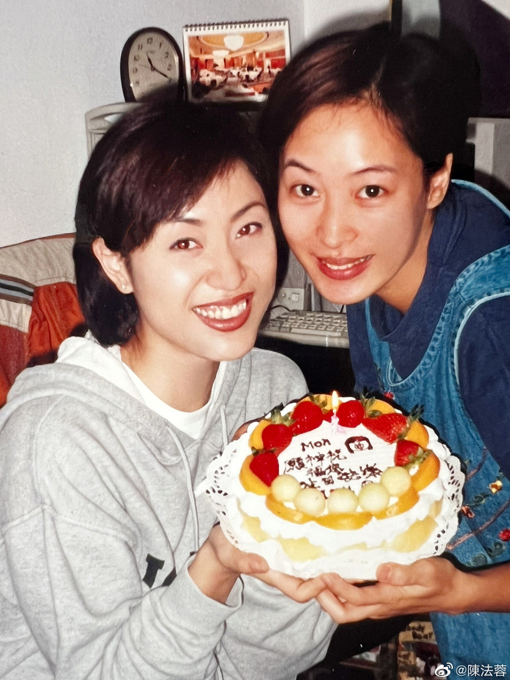 陈法蓉与黎美娴庆生，晒24年前旧照感叹友谊不变，两人相识逾32年 - 2