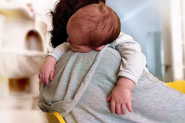 哄宝宝睡觉是门技术活，三大哄睡方式容易伤到孩子，不要再用了 - 3