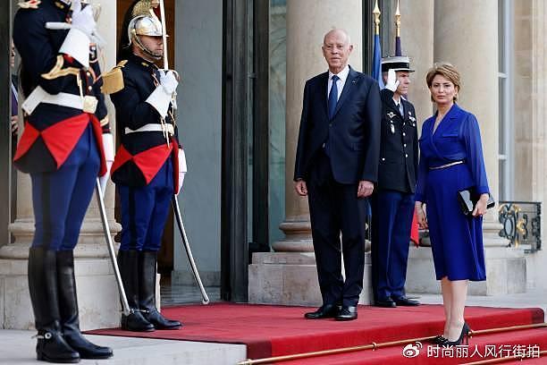 突尼斯总统夫妇访华！第一夫人刚到机场就把人美到，紫裙太惊艳了 - 6