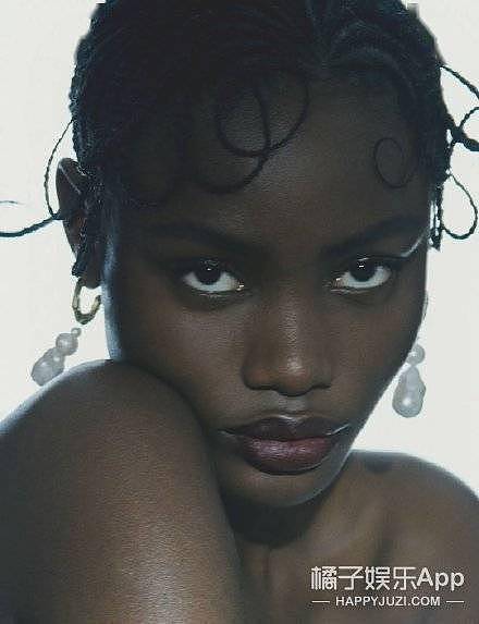 Vogue封面引争议？黑人模特“黑化”，巧克力美人成商店假人？ - 68