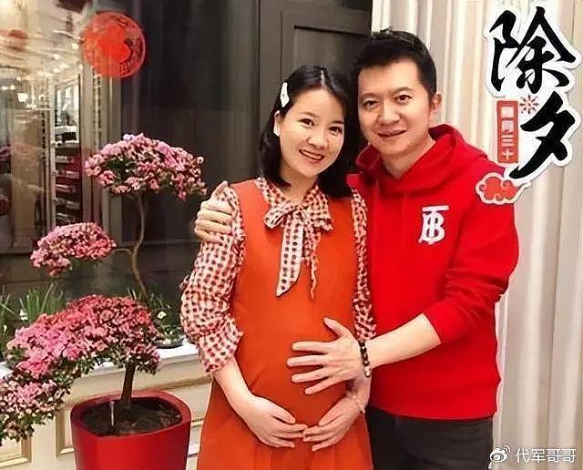 台前是同事，台后是夫妻？这5对央视主持人，隐藏的太深了 - 20