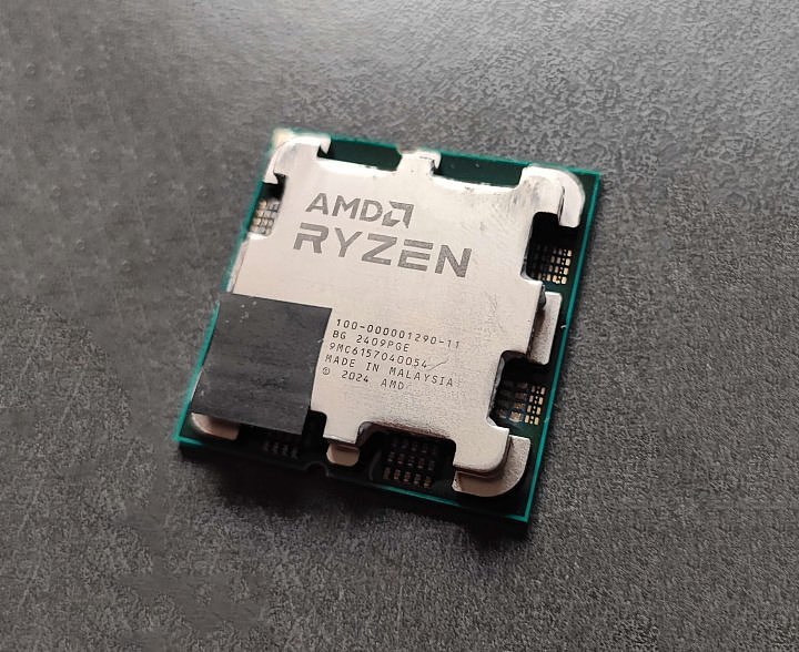 AMD锐龙9000系列实物曝光 8核设计的工程样品 - 1