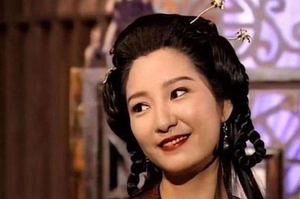 34岁星二代官宣恋情，母亲曾饰演“李莫愁”，姨母是实力女星米雪 - 2