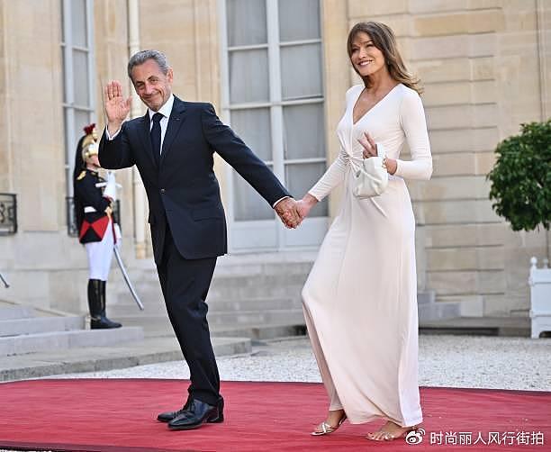 前法国总统萨科齐带着超模夫人也出席国宴！布吕尼一身白裙，好美 - 12