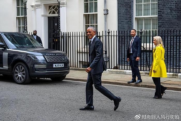 奥巴马去伦敦和苏纳克喝茶了！惊喜亮相唐宁街，一身西装真显年轻 - 6