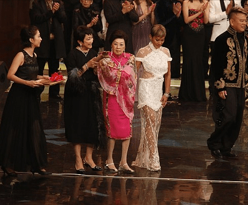 98岁利孝和夫人离世，为香港大地主，曾每年与邵逸夫亮相TVB台庆 - 14