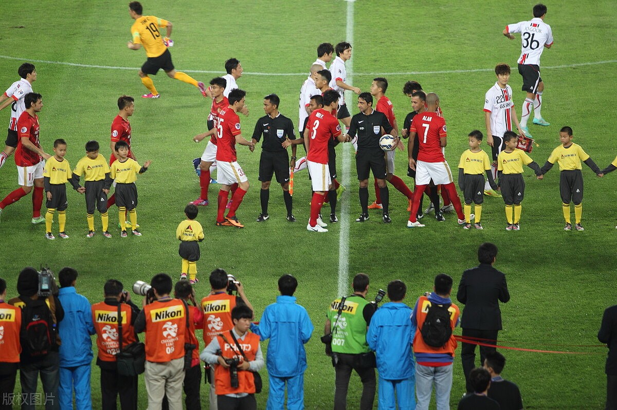 中国足球凄惨，韩国媒体看笑话！郑智兼任教练，被指是落败的迹象 - 3