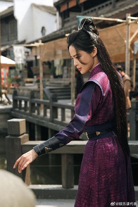 《庆余年2》中@辛芷蕾 饰演的海棠朵朵虽然戏份不多，但角色贴脸，演技高光… - 1