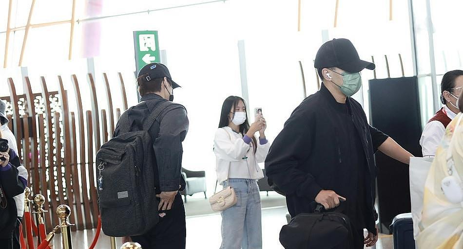 魏大勋和刘恺威在机场意外同框，一个是杨幂密友，一个是杨幂前夫 - 2