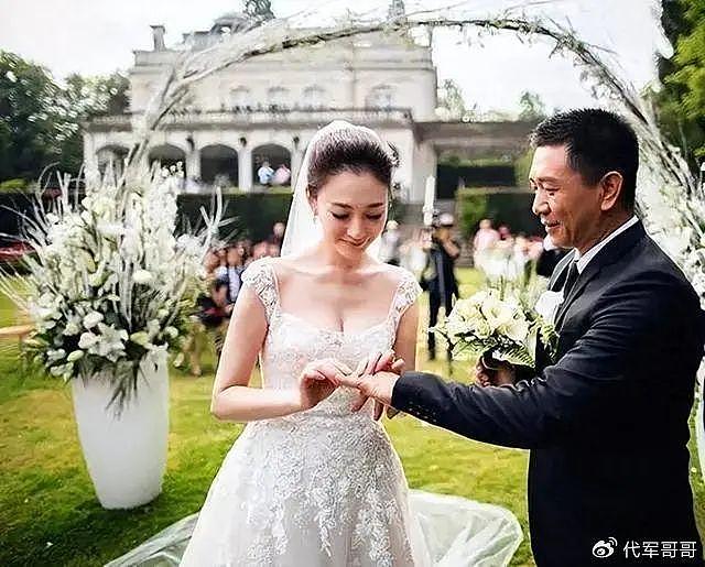 徐梵溪：没婚姻也没有孩子，男友花5亿娶李小冉，她低调成全 - 16