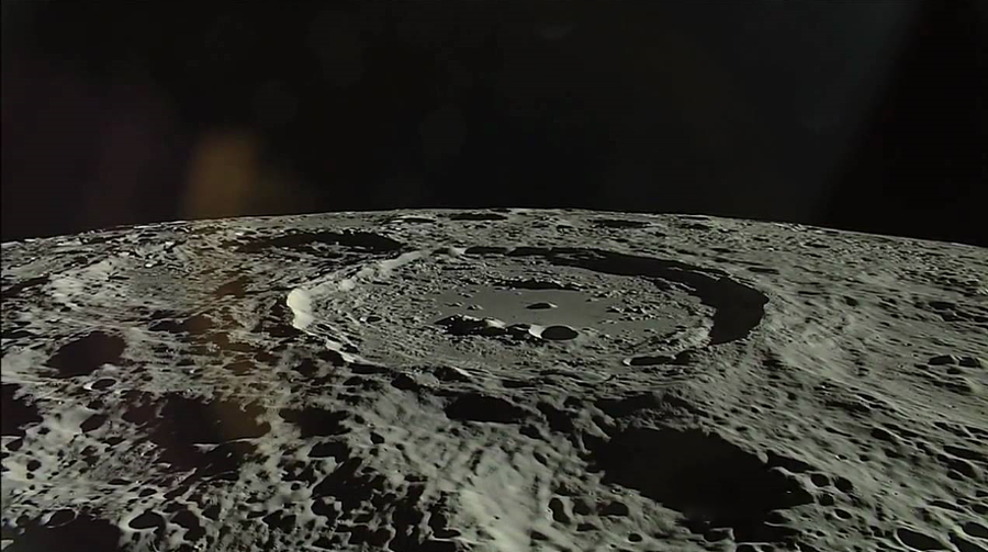 月球是如何形成的？太阳系最大撞击坑内，隐藏着不为人知的秘密