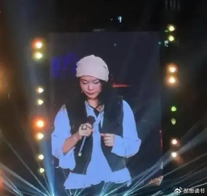 许美静南京演唱会频繁注水，全场喊退票，经纪人当场回怼：你做梦 - 10