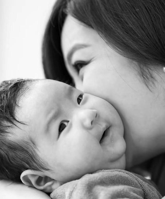 韩星蔡琳晒与儿子合照，眉眼像极中国生父，离婚一年男方从未晒娃 - 6