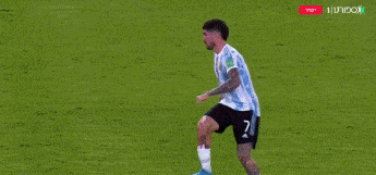 3-0！阿根廷踢疯了，创4大纪录，梅西追平苏亚雷斯，重返南美第一 - 6