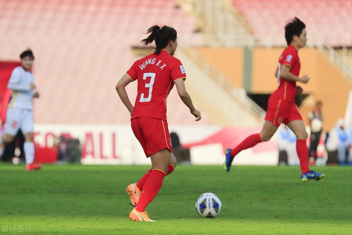 中国女足亚洲杯首次丢球！水庆霞钦点后卫低级失误送礼，引发热议 - 2