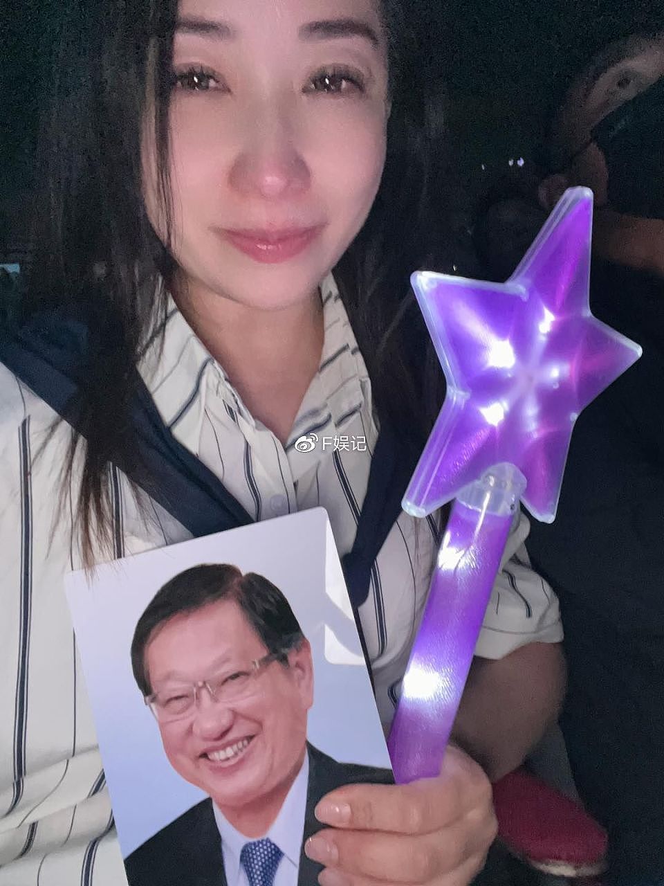 张颖康太太带着亡父照片去看许冠杰演唱会 为了是圆父亲生前约定 - 6
